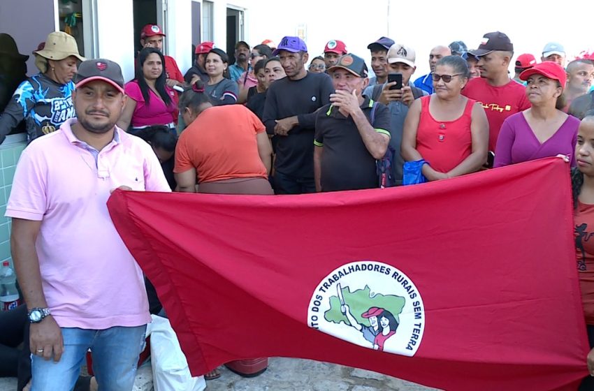  Após ocupação, integrantes do MST deixam a sede do Incra em Petrolina – G1