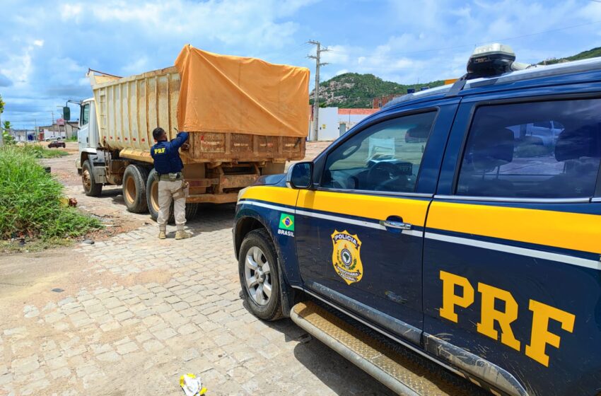  Caminhão carregado com minério de ouro irregular é retido pela PRF em Salgueiro