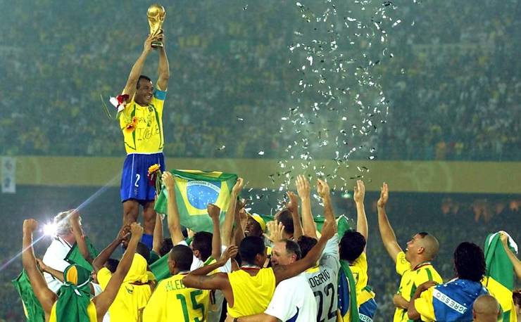  30 / JUN / 2002 – Seleção brasileira de futebol conquistava o quinto título mundial